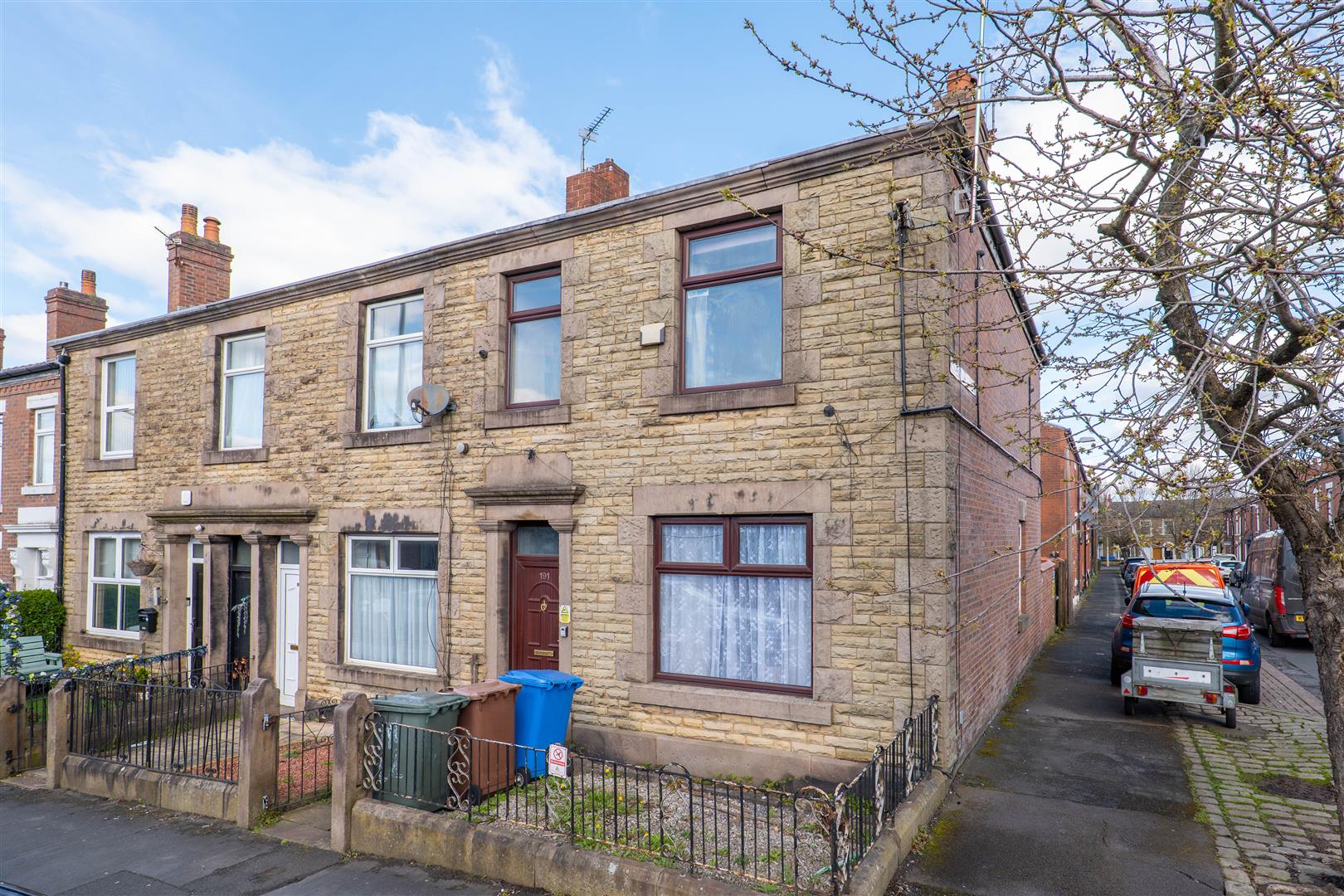 3 bed property in Lyons Lane, Chorley